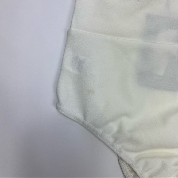 Pretty Little Thing White Tux Detail Bodysuit - Picture 15 of 15